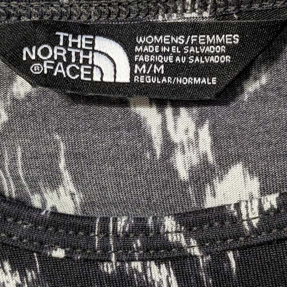 North Face Active Wear Tee - Picture 4 of 4